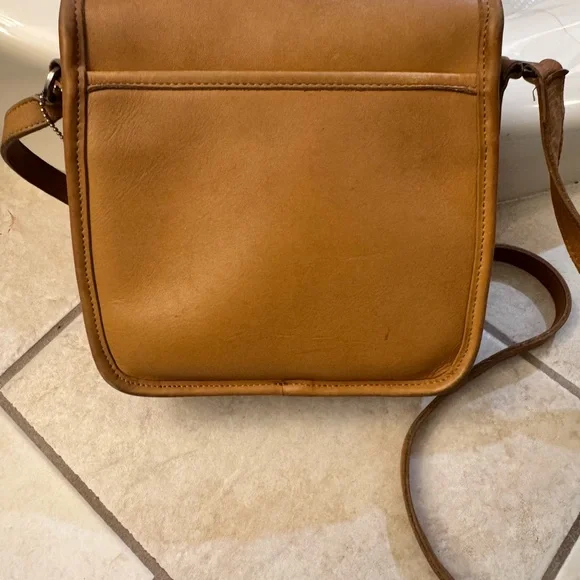 Coach Tan Leather Women's Bag - Picture 7 of 8